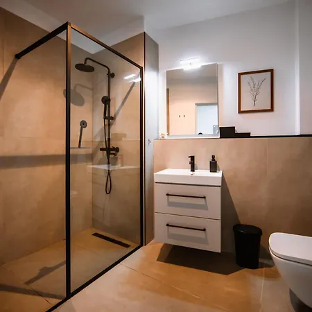 Hello Adventure Apartment *
